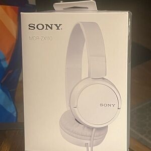 Sony MDR-ZX110 Headphones in Cream